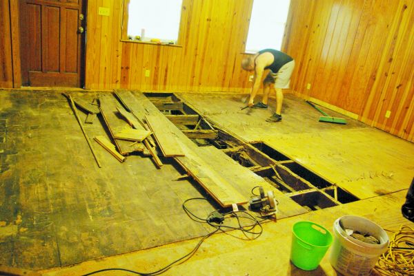 Subfloor Demolition in Lake Zurich
